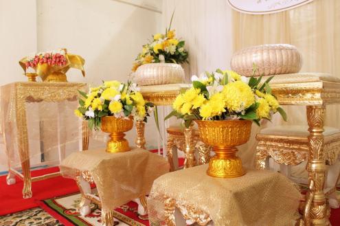 งานเช้า ธีมสีเหลือง-ทอง